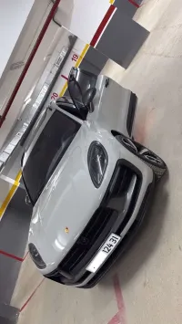 Porsche Macane gris nardo 2024 