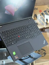 LENOVO THINKPAD P16s GEN 2 AMD RYZEN 7 PRO 7840U 32Go 512GO SSD NVME 