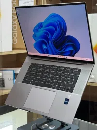 HP ZBOOK STUDIO 16 G9 I7 12800H 32GO 1TO SSD NVIDIA RTX A2000 8Go 4K OLED TACTILE 