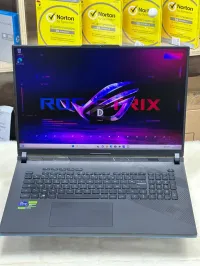 ASUS ROG STRIX SCAR 18 G834JYR I9 14900HX 64GO DDR5 2TO SSD NVIDIA GEFORCE RTX4090 16GO GDDR6