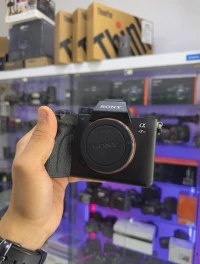 Sony A7R IV 4K30p 61MP Full-Frame 5-Axis SteadyShot 10/10