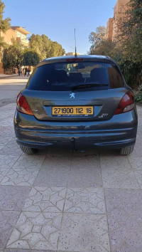 voitures-peugeot-207-2012-sportium-laghouat-algerie