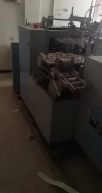 الة صناعة الاكواب الورقية 