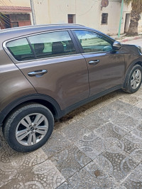 voitures-kia-sportage-2017-premium-taoura-souk-ahras-algerie