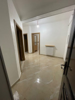 appartement-vente-f3-alger-mahelma-algerie