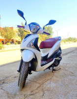 motos-et-scooters-st-sym-2023-laghouat-algerie