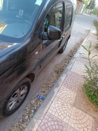 voitures-renault-kangoo-2015-ain-el-kerma-oran-algerie