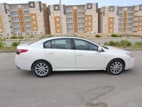 voitures-renault-latitude-2012-alger-centre-algerie