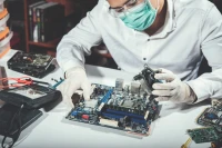 SERVICES DE RÉPARATION ET DE MAINTENANCE INFORMATIQUE POUR LES ENTREPRISES