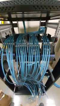 INSTALLATION ET LA MAINTENANCE DE SOLUTIONS COMPLÈTES EN RÉSEAUX INFORMATIQUES