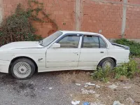 BMW E 30 1987 BMW