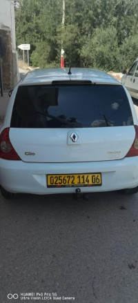 voitures-renault-clio-campus-2014-bye-amizour-bejaia-algerie