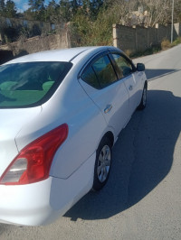 voitures-nissan-sunny-2014-bab-el-oued-alger-algerie