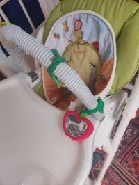 Chaise haute bébé 