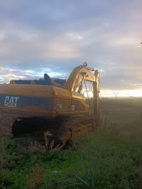 آلة-caterpillar-330c-l-2002-واضية-تيزي-وزو-الجزائر