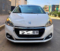 voitures-peugeot-208-2015-allure-facelift-salah-bey-setif-algerie