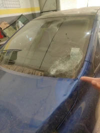 بيع و تركيب زجاج السيارات و الشاحنات 
