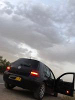 voitures-volkswagen-golf-4-2002-maghnia-tlemcen-algerie