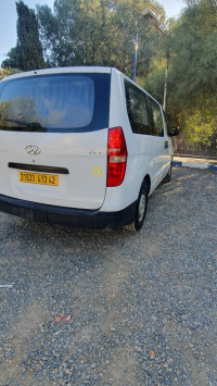 bus-hyundai-h1-12-places-2013-damous-tipaza-algerie