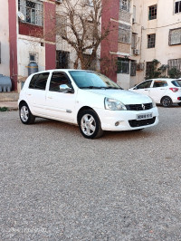 voitures-renault-clio-campus-2010-tlemcen-algerie