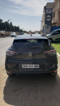 voitures-renault-clio-5-2024-evolution-phase-2-mezghrane-mostaganem-algerie