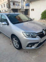 voitures-renault-symbol-2017-khemis-el-khechna-boumerdes-algerie