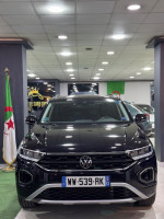 voitures-volkswagen-t-roc-2023-life-annaba-algerie