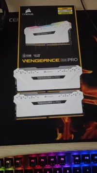 VENGEANCE RGB PRO KIT 16GO 2X8GO 3600MHZ