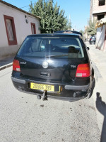 voitures-volkswagen-golf-4-1999-bouira-algerie