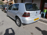 voitures-volkswagen-golf-4-2000-bouira-algerie