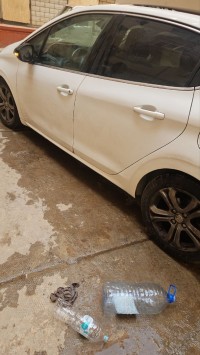 سيارات-peugeot-208-2015-بئر-خادم-الجزائر
