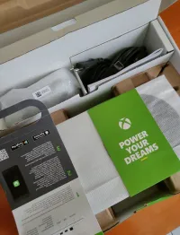 XBOX SERIES S 512G Avec Sa Boite + FIFA 2022 Acheté