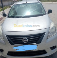 voitures-nissan-sunny-2013-annaba-algerie