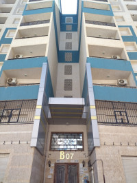 appartement-location-f4-alger-mahelma-algerie