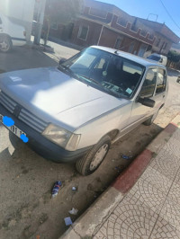 voitures-peugeot-205-1991-remchi-tlemcen-algerie