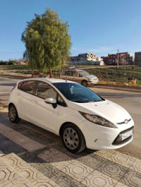 voitures-ford-fiesta-2013-constantine-algerie