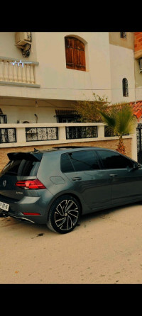 voitures-volkswagen-golf-7-2017-ain-smara-constantine-algerie