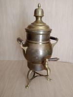 Ancien petit Samovar en bronze / Laiton avec manche robinet en bois 