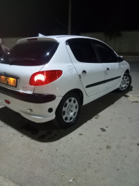 voitures-peugeot-206-2004-saida-algerie