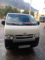 fourgon-toyota-hiace-d4d-2014-darguina-bejaia-algerie