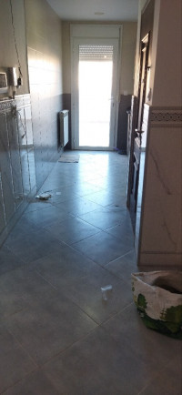 appartement-vente-f4-alger-mahelma-algerie