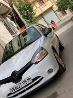 voitures-renault-clio-campus-2015-bye-ain-roua-setif-algerie