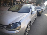 voitures-volkswagen-golf-5-2004-bouira-algerie