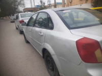 voitures-chevrolet-optra-4-portes-2004-bouira-algerie