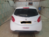 voitures-peugeot-208-2015-active-guelma-algerie