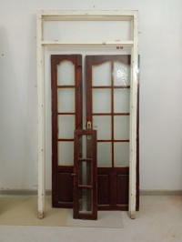 مواد-البناء-porte-et-cadre-en-tres-bon-etat-أقبو-بجاية-الجزائر