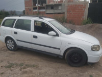 moyenne-berline-opel-astra-1999-cdx-lakhdaria-bouira-algerie