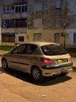 voitures-peugeot-206-2004-annaba-algerie