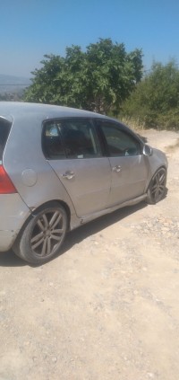 سيارات-volkswagen-golf-5-2004-بوعنداس-سطيف-الجزائر