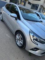 voitures-renault-clio-5-2022-business-bachdjerrah-alger-algerie